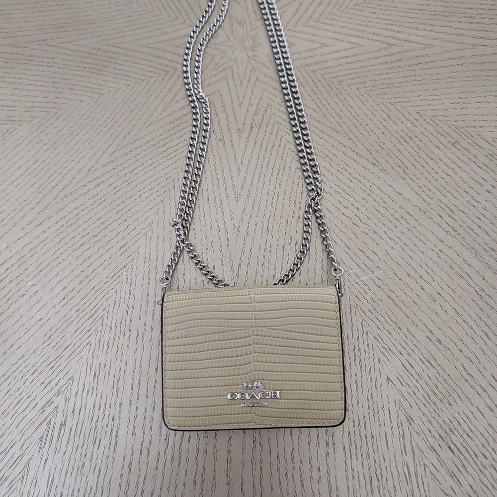 Coach Mini Wallet Pale Green 💚